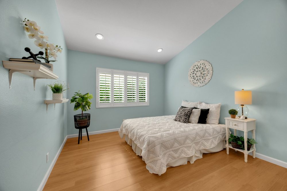 Professional staging by the Darryl & JJ Jones Team for a home in Brea